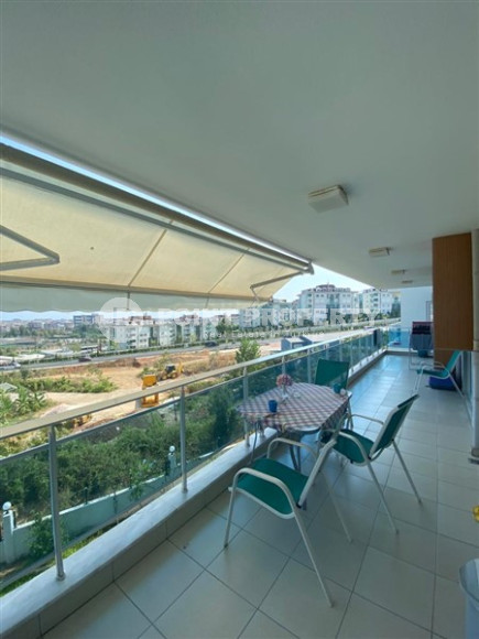 Four-room apartment with mountain views 140 m2, in the Oba area, Alanya, furnished, 2 kilometers from the sea-id-2689-photo-12