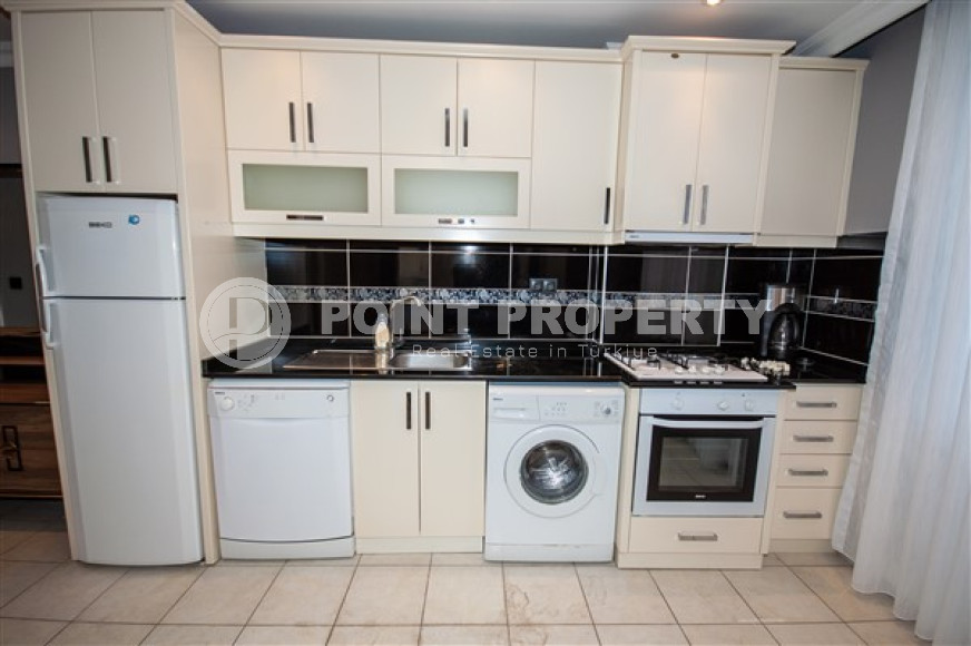 Compact and beautiful 1+1, 65 m2, on the 3rd floor of a low-rise building, 350 meters from the center of Alanya-id-2696-photo-5