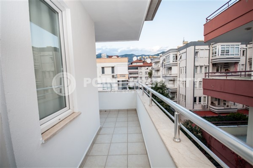 Compact and beautiful 1+1, 65 m2, on the 3rd floor of a low-rise building, 350 meters from the center of Alanya-id-2696-photo-12