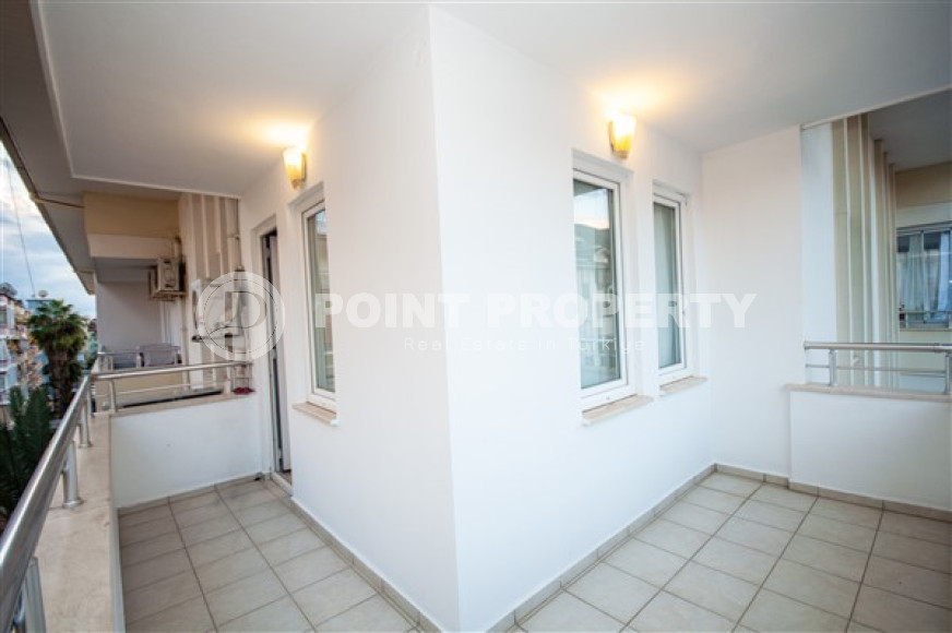 Compact and beautiful 1+1, 65 m2, on the 3rd floor of a low-rise building, 350 meters from the center of Alanya-id-2696-photo-13