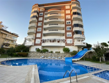 Spacious penthouse 4+1, 180m², with sea views in a complex with a swimming pool in Avsallar, Alanya-id-2697-photo-1