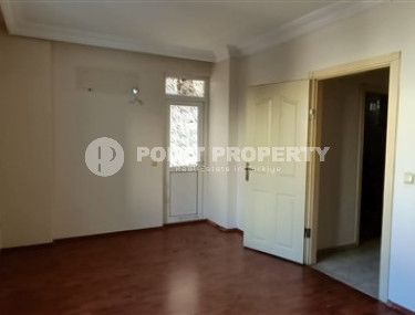 Spacious three-room apartment, in the center of Alanya, on the 2nd floor 250 meters from the sea, 120 m2-id-2701-photo-4