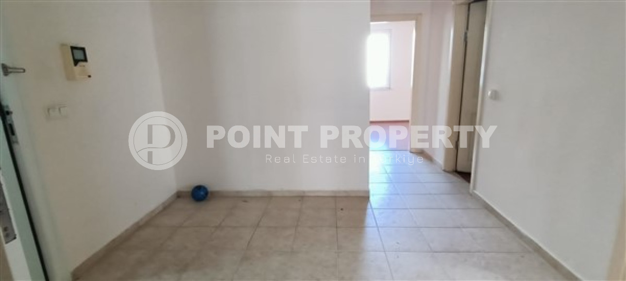 Spacious three-room apartment, in the center of Alanya, on the 2nd floor 250 meters from the sea, 120 m2-id-2701-photo-5