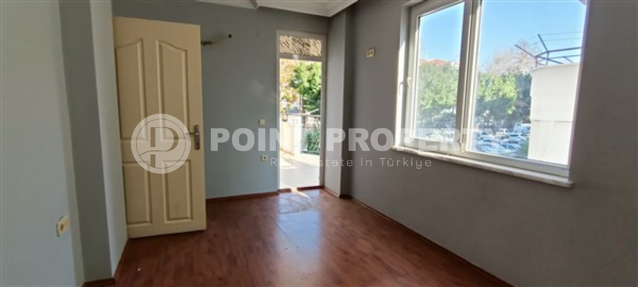 Spacious three-room apartment, in the center of Alanya, on the 2nd floor 250 meters from the sea, 120 m2-id-2701-photo-6