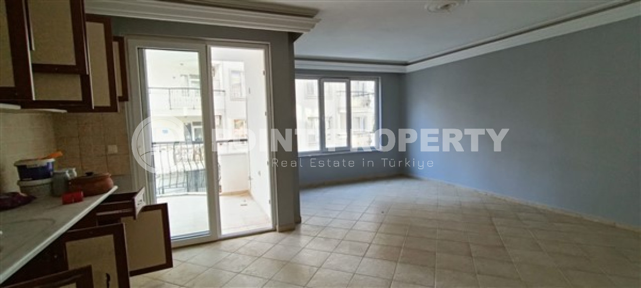 Spacious three-room apartment, in the center of Alanya, on the 2nd floor 250 meters from the sea, 120 m2-id-2701-photo-7