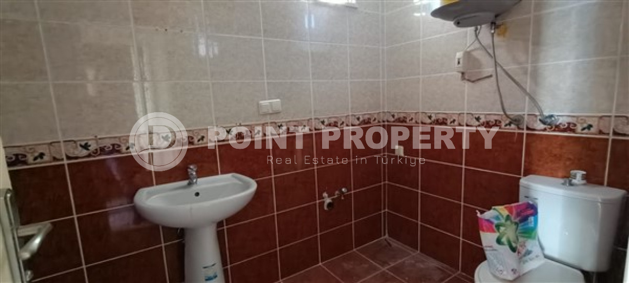 Spacious three-room apartment, in the center of Alanya, on the 2nd floor 250 meters from the sea, 120 m2-id-2701-photo-8