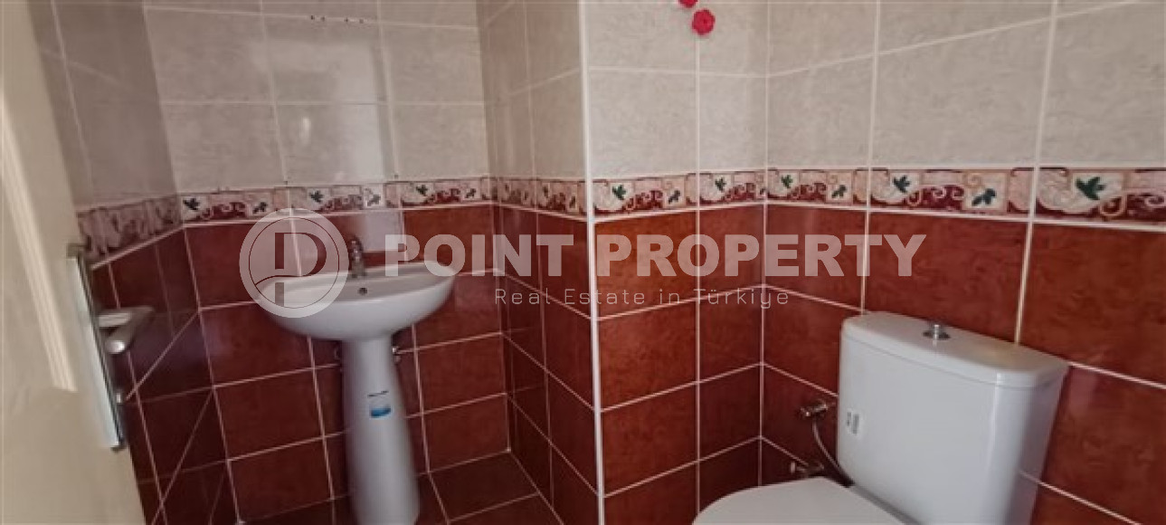 Spacious three-room apartment, in the center of Alanya, on the 2nd floor 250 meters from the sea, 120 m2-id-2701-photo-9