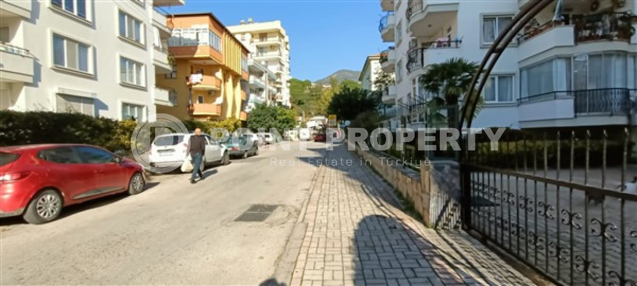 Spacious three-room apartment, in the center of Alanya, on the 2nd floor 250 meters from the sea, 120 m2-id-2701-photo-11