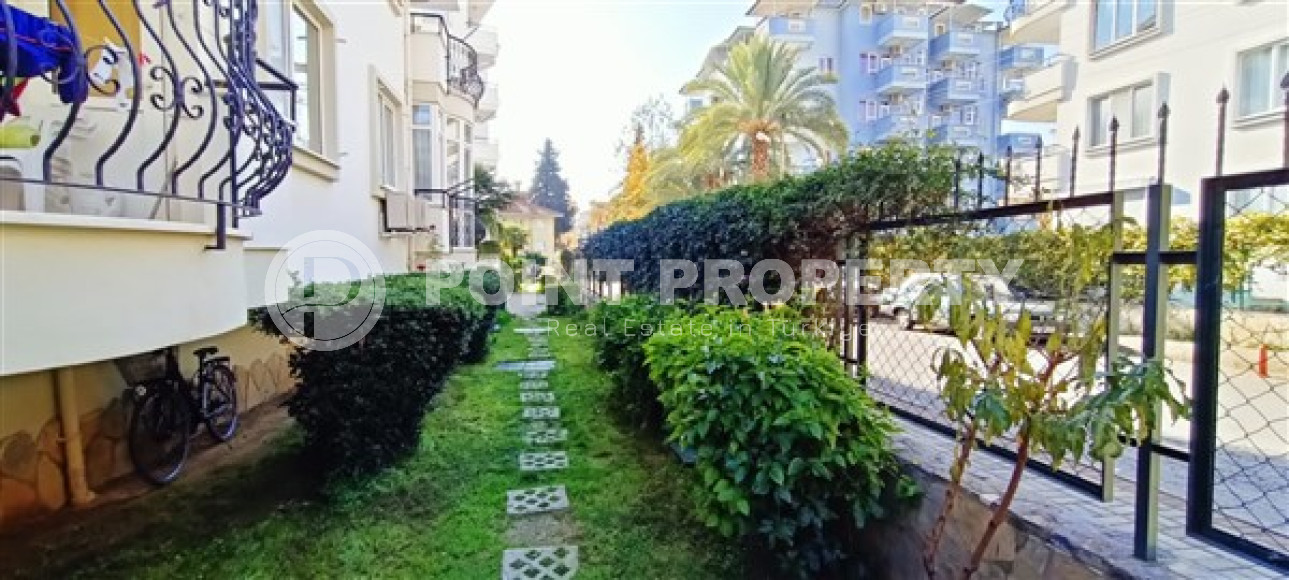 Spacious three-room apartment, in the center of Alanya, on the 2nd floor 250 meters from the sea, 120 m2-id-2701-photo-14