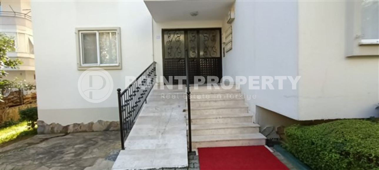 Spacious three-room apartment, in the center of Alanya, on the 2nd floor 250 meters from the sea, 120 m2-id-2701-photo-20