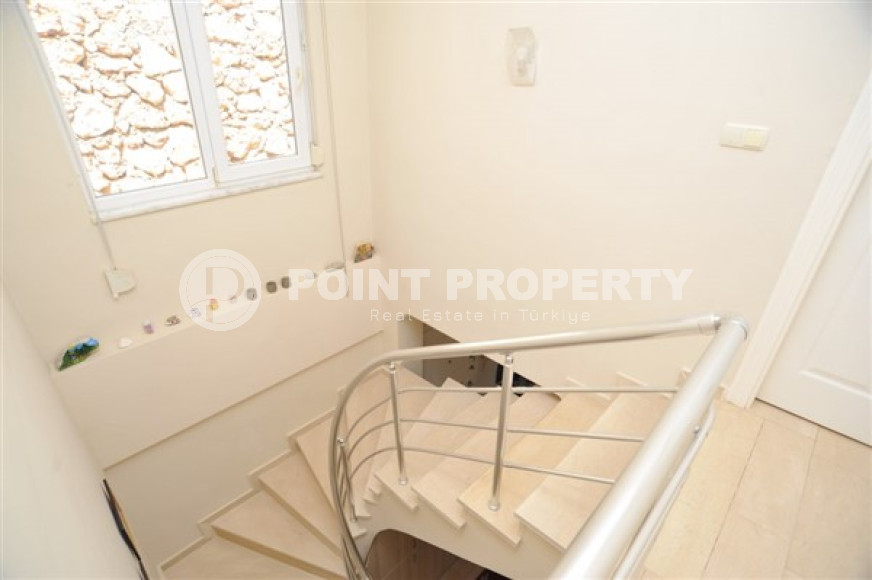 Двухэтажная вилла с тремя спальнями, 250м², с потрясающими видами в районе Тепе, Алания-id-2706-фото-22