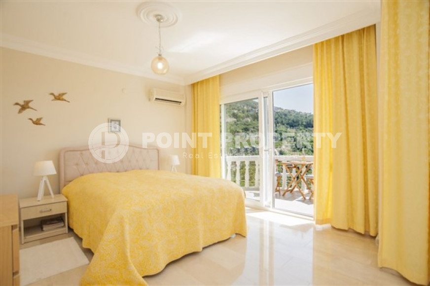 Двухэтажная вилла с тремя спальнями, 250м², с потрясающими видами в районе Тепе, Алания-id-2706-фото-28