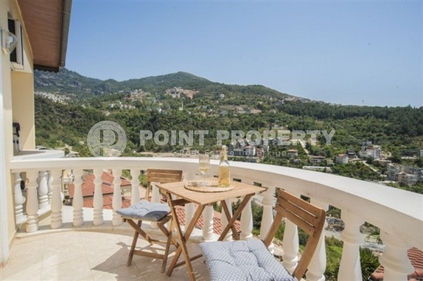 Двухэтажная вилла с тремя спальнями, 250м², с потрясающими видами в районе Тепе, Алания-id-2706-фото-30