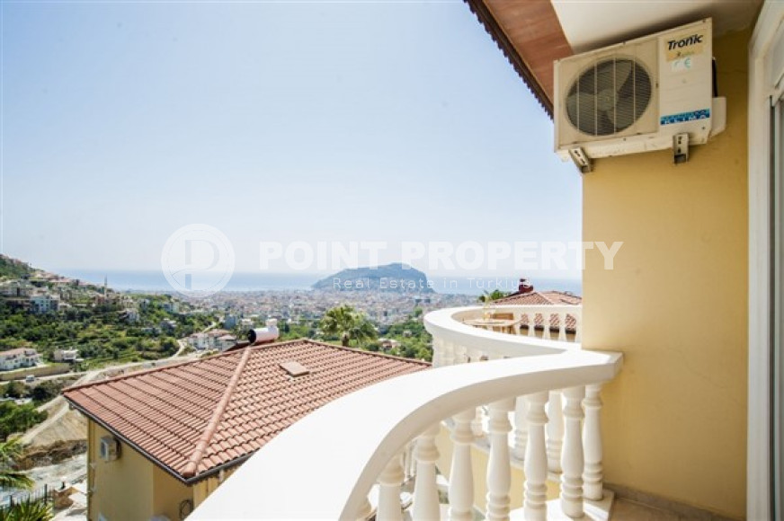 Двухэтажная вилла с тремя спальнями, 250м², с потрясающими видами в районе Тепе, Алания-id-2706-фото-36