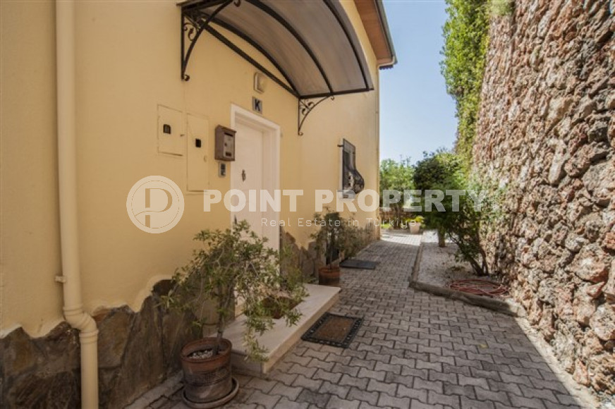 Двухэтажная вилла с тремя спальнями, 250м², с потрясающими видами в районе Тепе, Алания-id-2706-фото-38