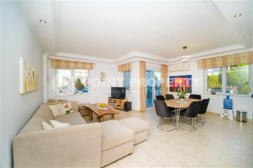 Bright three-room apartment with luxurious balconies, furnished, in Oba area, Alanya, 95 m2-id-2707-photo-3