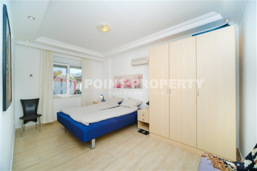 Bright three-room apartment with luxurious balconies, furnished, in Oba area, Alanya, 95 m2-id-2707-photo-7