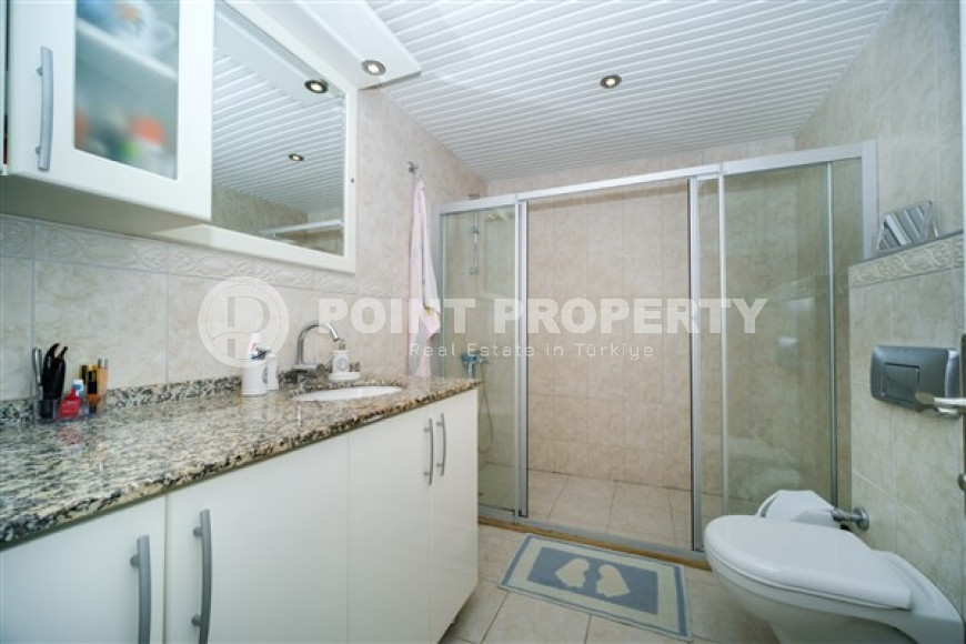 Bright three-room apartment with luxurious balconies, furnished, in Oba area, Alanya, 95 m2-id-2707-photo-10