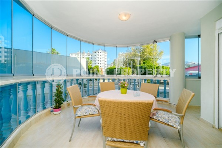 Bright three-room apartment with luxurious balconies, furnished, in Oba area, Alanya, 95 m2-id-2707-photo-14