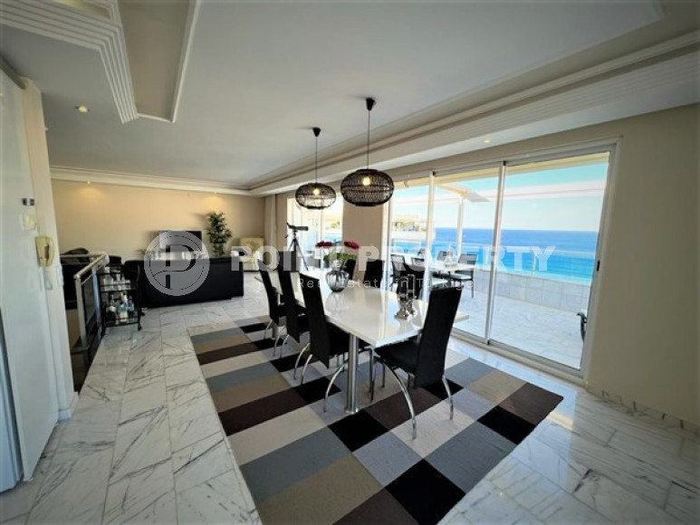 Элитный видовой дуплексе, на первой морской линии, 200 м2 в районе Тосмур, подходит под получение гражданства путём инвестиций в покупку недвижимости-id-2710-фото-2