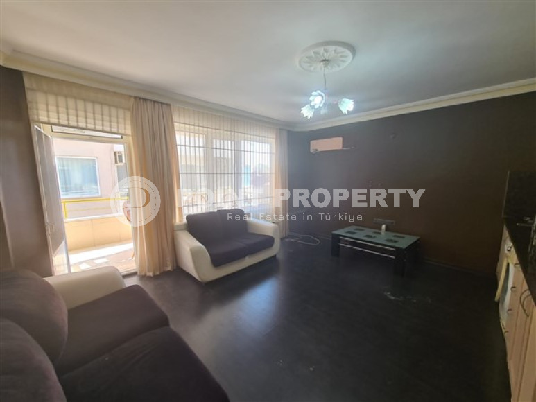 Well-kept one-bedroom apartment, with bathroom and balcony, within walking distance from the attractions of the center of Alanya, 55 m2-id-2711-photo-2