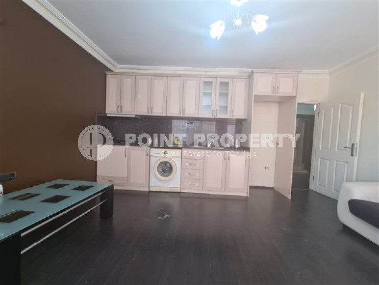 Well-kept one-bedroom apartment, with bathroom and balcony, within walking distance from the attractions of the center of Alanya, 55 m2-id-2711-photo-4