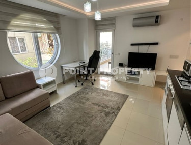 Small apartment in the center of Alanya, 500 meters from Cleopatra Beach, with an area of 55 m2-id-2721-photo-1