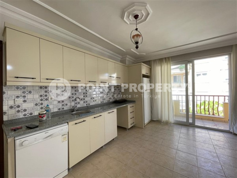 Three-room apartment, 105m² in a residence with a swimming pool in the center of Alanya-id-2736-photo-2