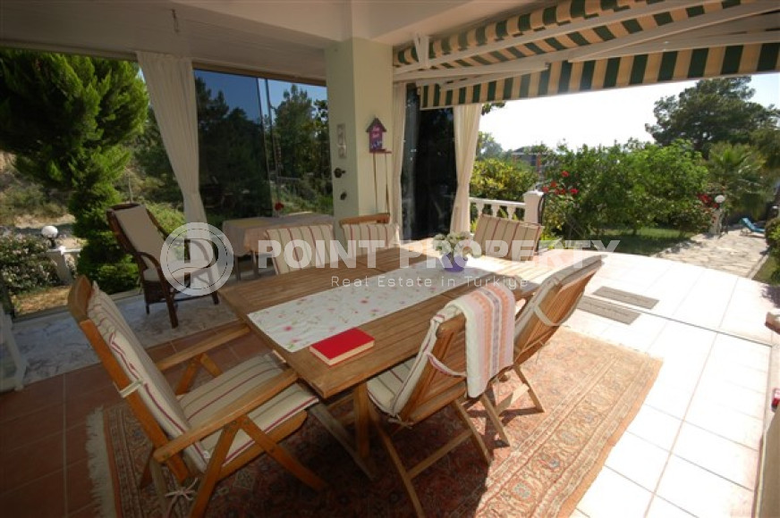 Private furnished villa 4+1, 220m² in a picturesque location in Avsallar, Alanya-id-2740-photo-9