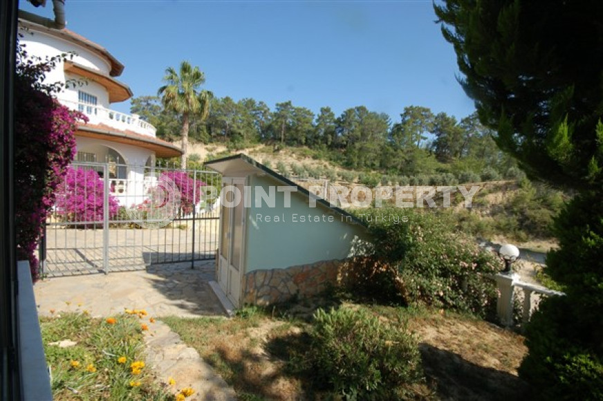 Private furnished villa 4+1, 220m² in a picturesque location in Avsallar, Alanya-id-2740-photo-11
