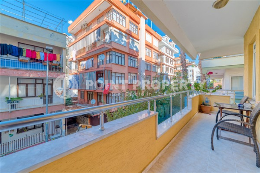 Ready to move in, one bedroom apartment, 55m², 200m from the sea in the center of Alanya-id-2741-photo-7