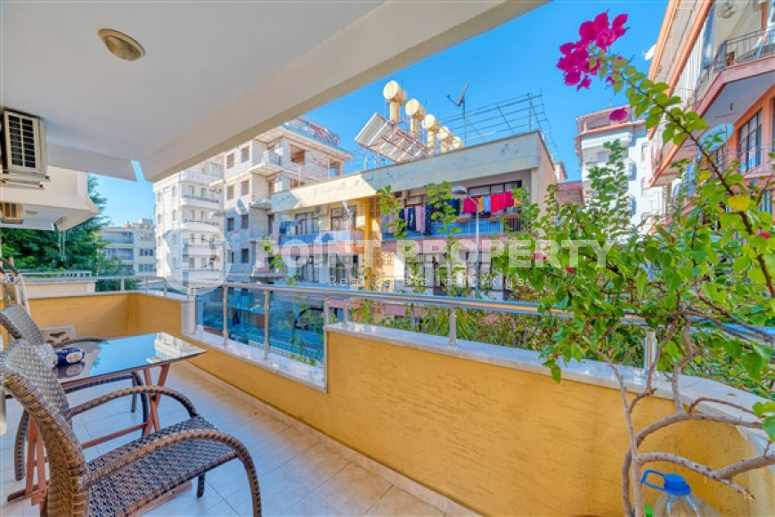 Ready to move in, one bedroom apartment, 55m², 200m from the sea in the center of Alanya-id-2741-photo-9