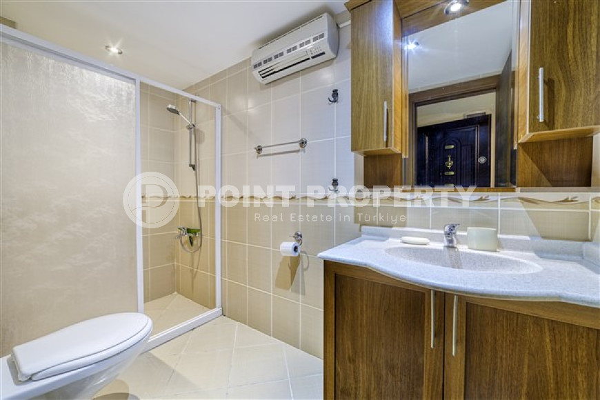 Ready to move in, one bedroom apartment, 55m², 200m from the sea in the center of Alanya-id-2741-photo-10