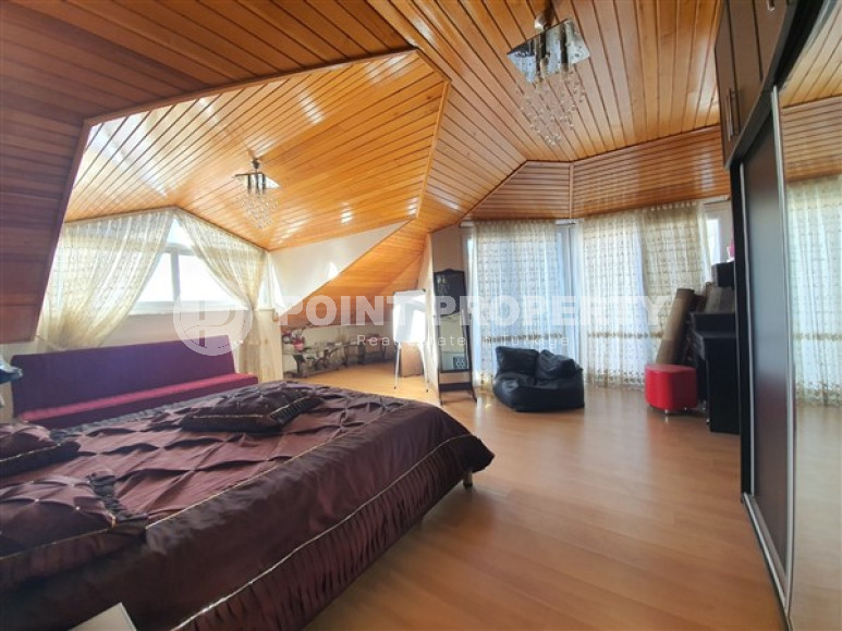 Six-room penthouse, 360m², overlooking the Alanya Fortress in the center of Alanya, 900m from the sea-id-2745-photo-21