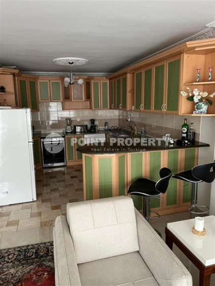 Three-room apartment, 110m², 50m from Keykubat beach in an urban house in the center of Alanya-id-2751-photo-2