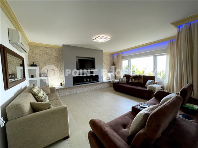 Квартира с выходом в сад, площадью 120 м2, планировкой 2+1 в районе Каргыджак, Аланья-id-2752-фото-9