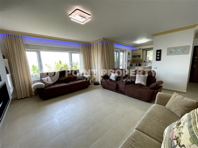 Квартира с выходом в сад, площадью 120 м2, планировкой 2+1 в районе Каргыджак, Аланья-id-2752-фото-11