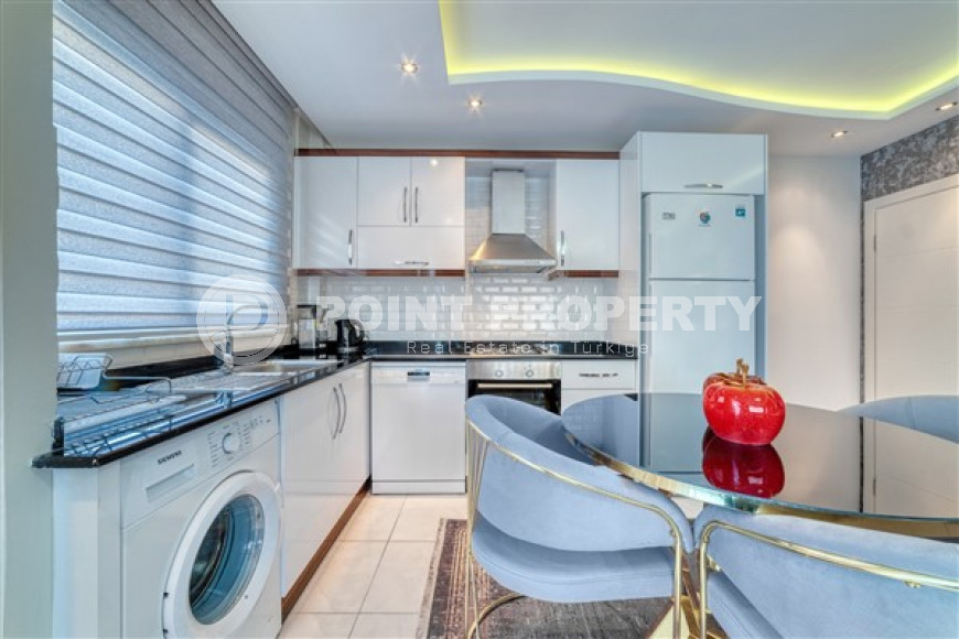 Luxury apartment with exquisite interior, 150 m from the sea, with a total area of 70 m2, in Mahmutlar area, Alanya-id-2753-photo-2