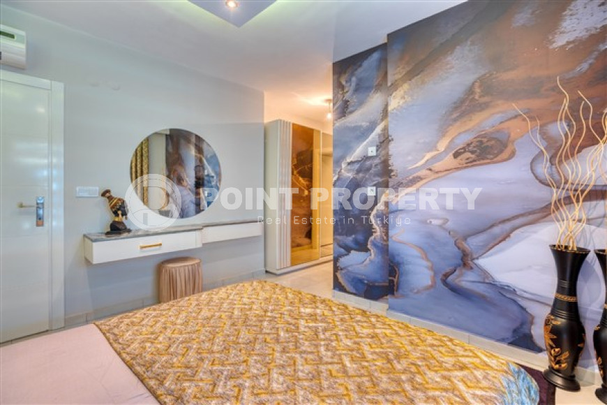 Luxury apartment with exquisite interior, 150 m from the sea, with a total area of 70 m2, in Mahmutlar area, Alanya-id-2753-photo-4