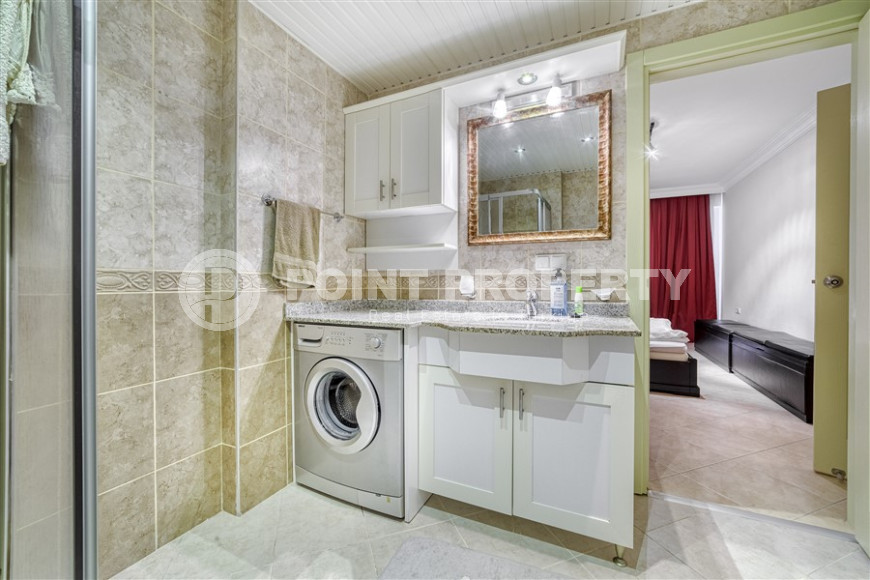 Apartment 2+1, area 120m², with sea views, on the main street of Mahmutlar, 300m from the Mediterranean Sea-id-1242-photo-17