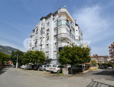 Luxurious and spacious furnished four-room apartment 3+1 with an area of 260 m2 in a residential complex in the very center of Alanya, 900 meters from the sea-id-1243-photo-2