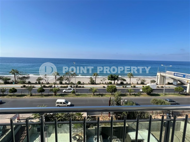 Первая береговая линия в Кестеле: меблированный пентхаус с тремя спальнями, 140м²-id-2763-фото-2