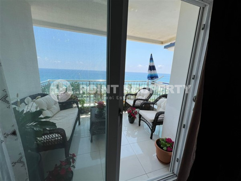 Первая береговая линия в Кестеле: меблированный пентхаус с тремя спальнями, 140м²-id-2763-фото-7