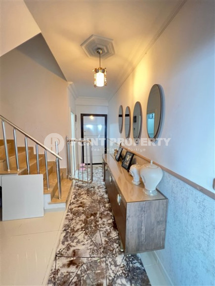 Первая береговая линия в Кестеле: меблированный пентхаус с тремя спальнями, 140м²-id-2763-фото-8