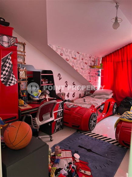 Первая береговая линия в Кестеле: меблированный пентхаус с тремя спальнями, 140м²-id-2763-фото-12