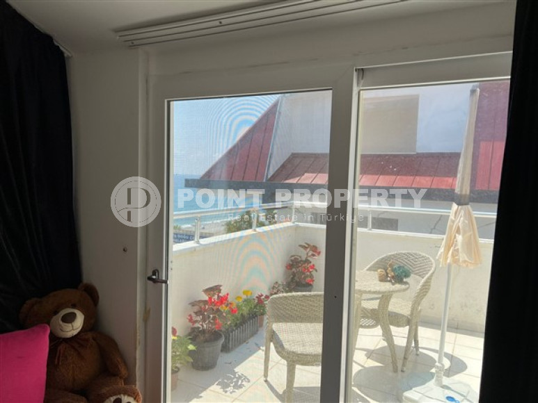 Первая береговая линия в Кестеле: меблированный пентхаус с тремя спальнями, 140м²-id-2763-фото-13