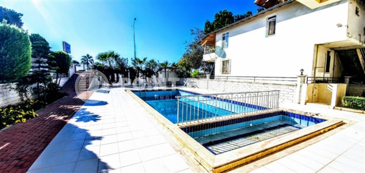 Первая береговая линия в Кестеле: меблированный пентхаус с тремя спальнями, 140м²-id-2763-фото-18