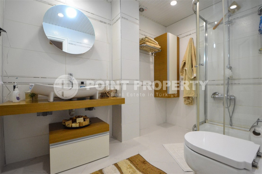 Шикарные и просторные меблированные четырехкомнатные апартаменты 3+1 площадью 260 м2 в жилом комплексе в самом центре Аланьи, в 900 метрах от моря-id-1243-фото-16