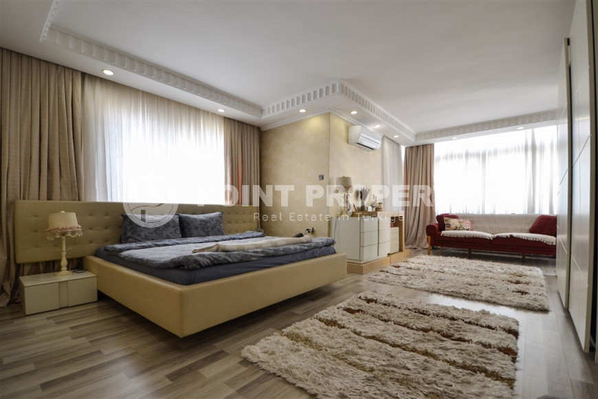 Шикарные и просторные меблированные четырехкомнатные апартаменты 3+1 площадью 260 м2 в жилом комплексе в самом центре Аланьи, в 900 метрах от моря-id-1243-фото-20