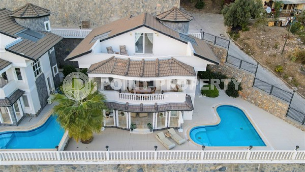 Фешенебельная частная вилла с четырьмя спальнями, 350м², на склоне гор Торос в районе Алании - Тепе-id-2773-фото-2